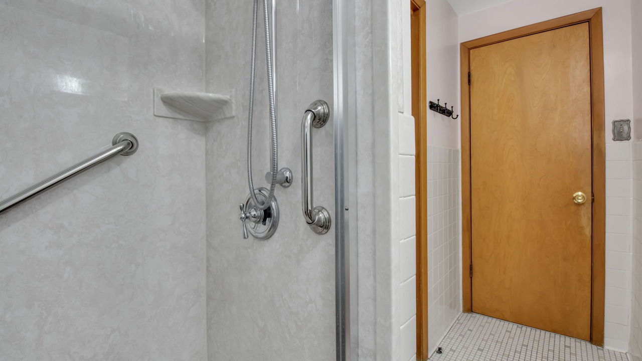 Photo of Bathroom in Niagara Falls