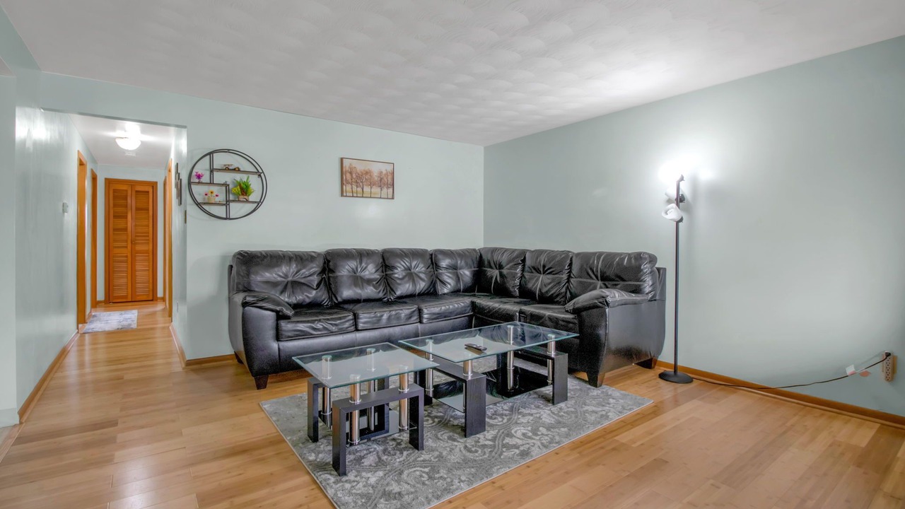 Photo of Livingroom in Niagara Falls