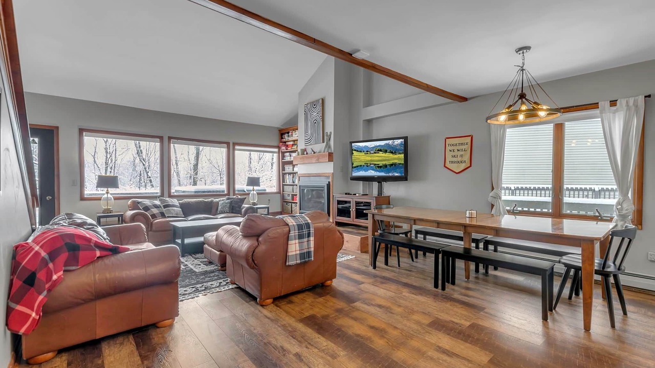 Photo of Livingroom in Ellicottville