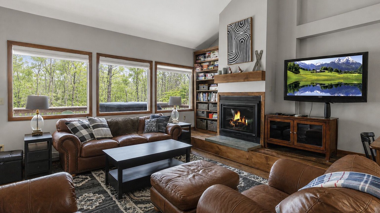 Photo of Livingroom in Ellicottville