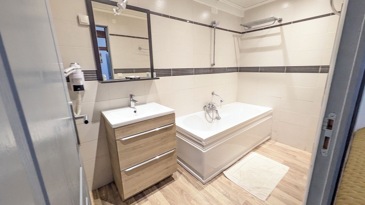 Photo of Bathroom in Quesmy