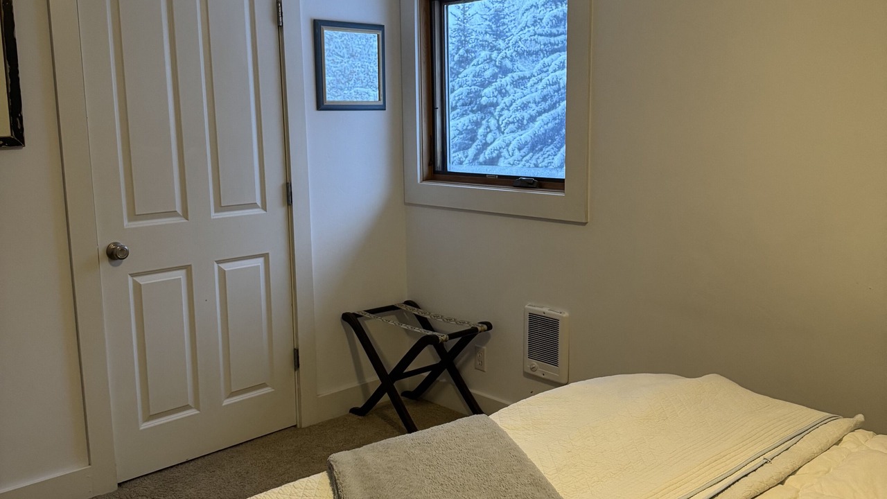 Photo of Bedroom in Warm Springs