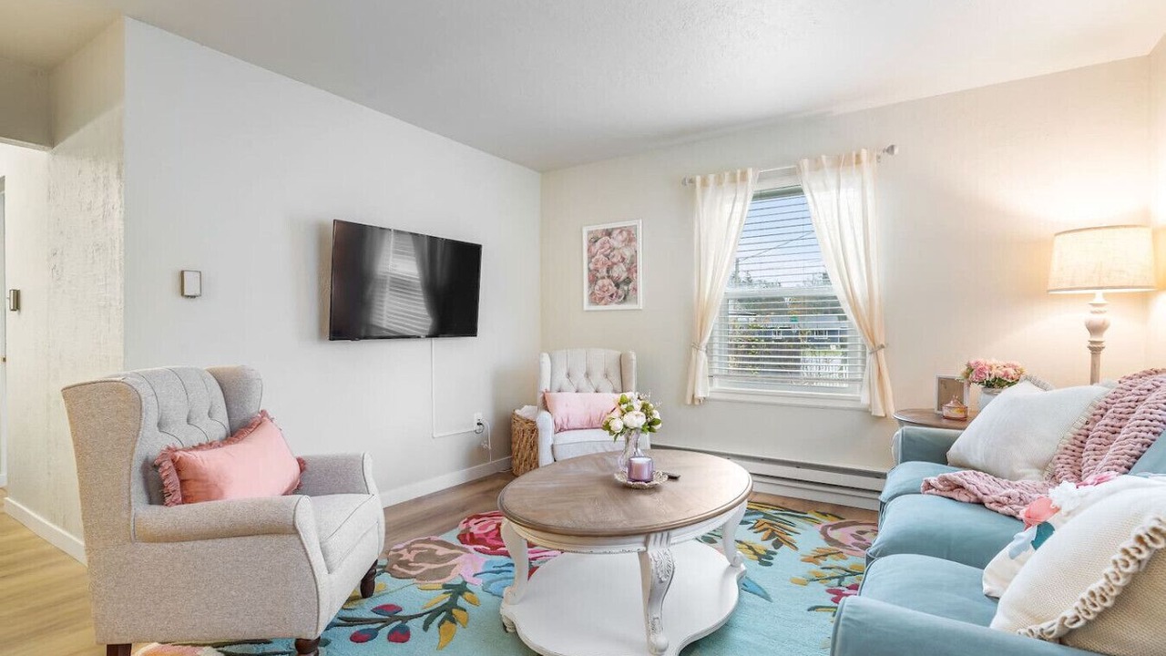 Photo of Livingroom in Lakewood