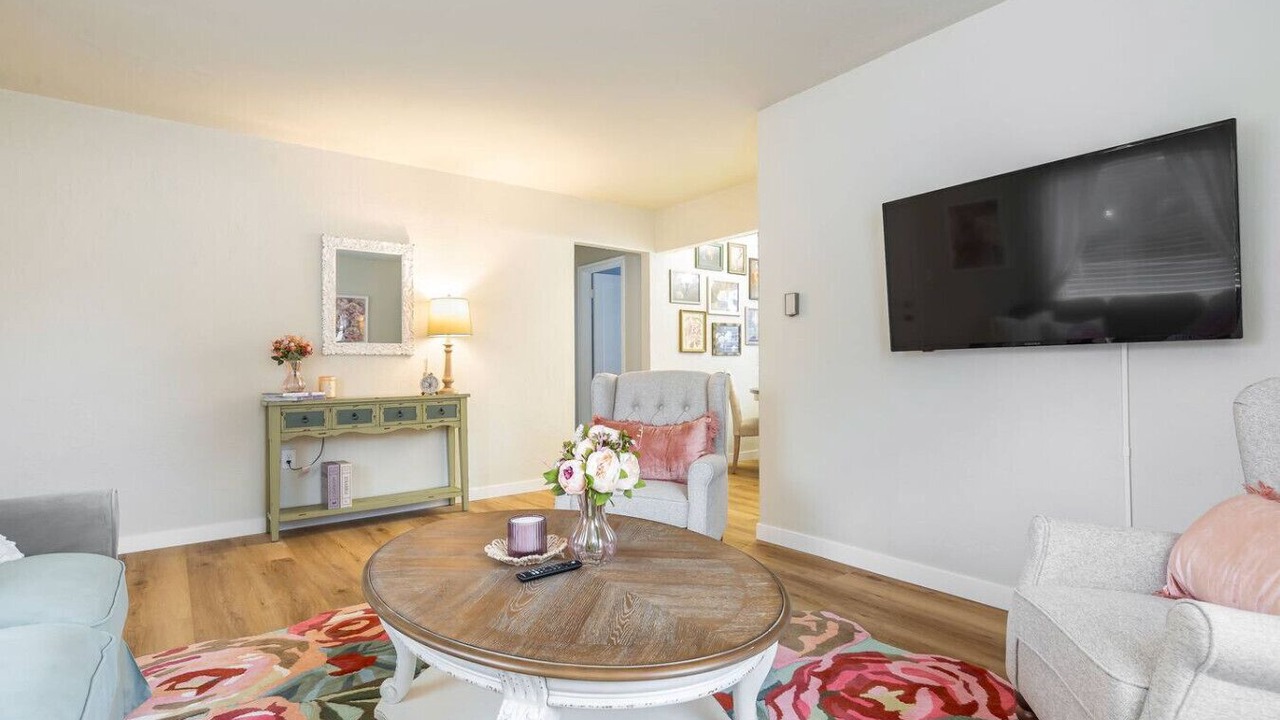 Photo of Livingroom in Lakewood