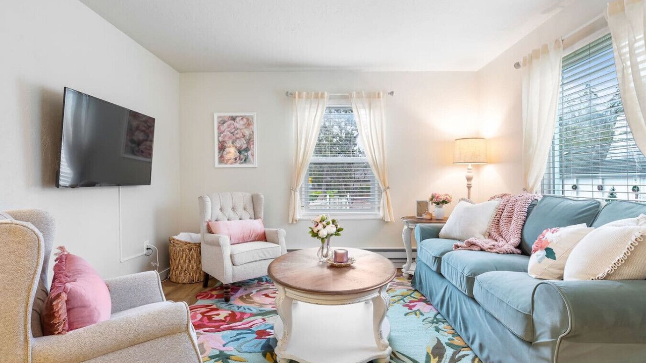 Photo of Livingroom in Lakewood