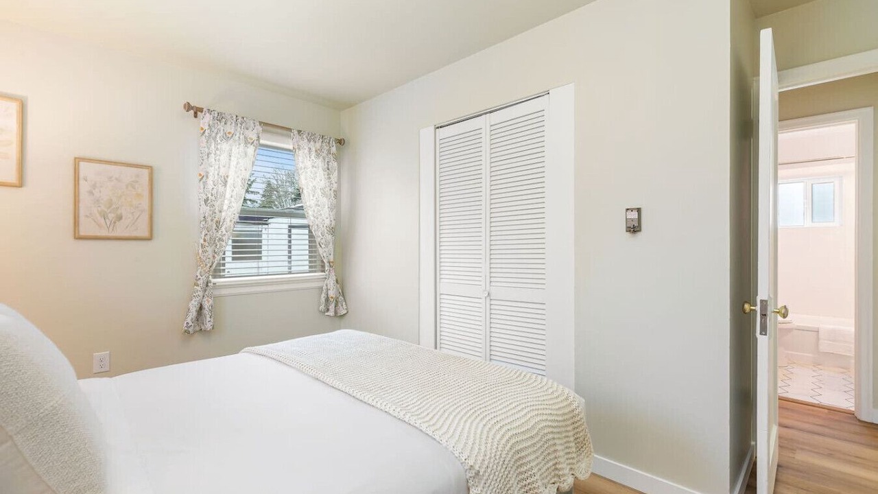 Photo of Bedroom in Lakewood