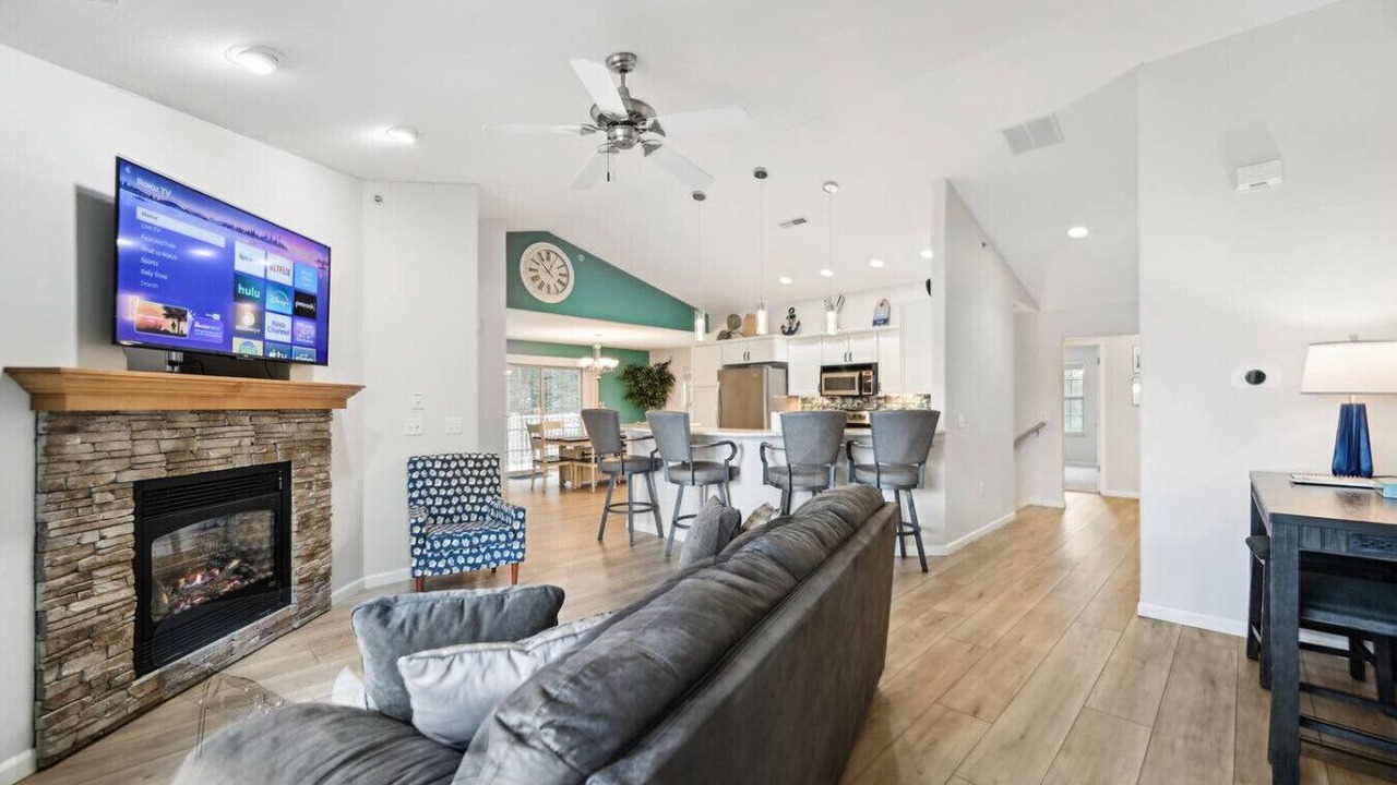 Photo of Livingroom in Lake Delton