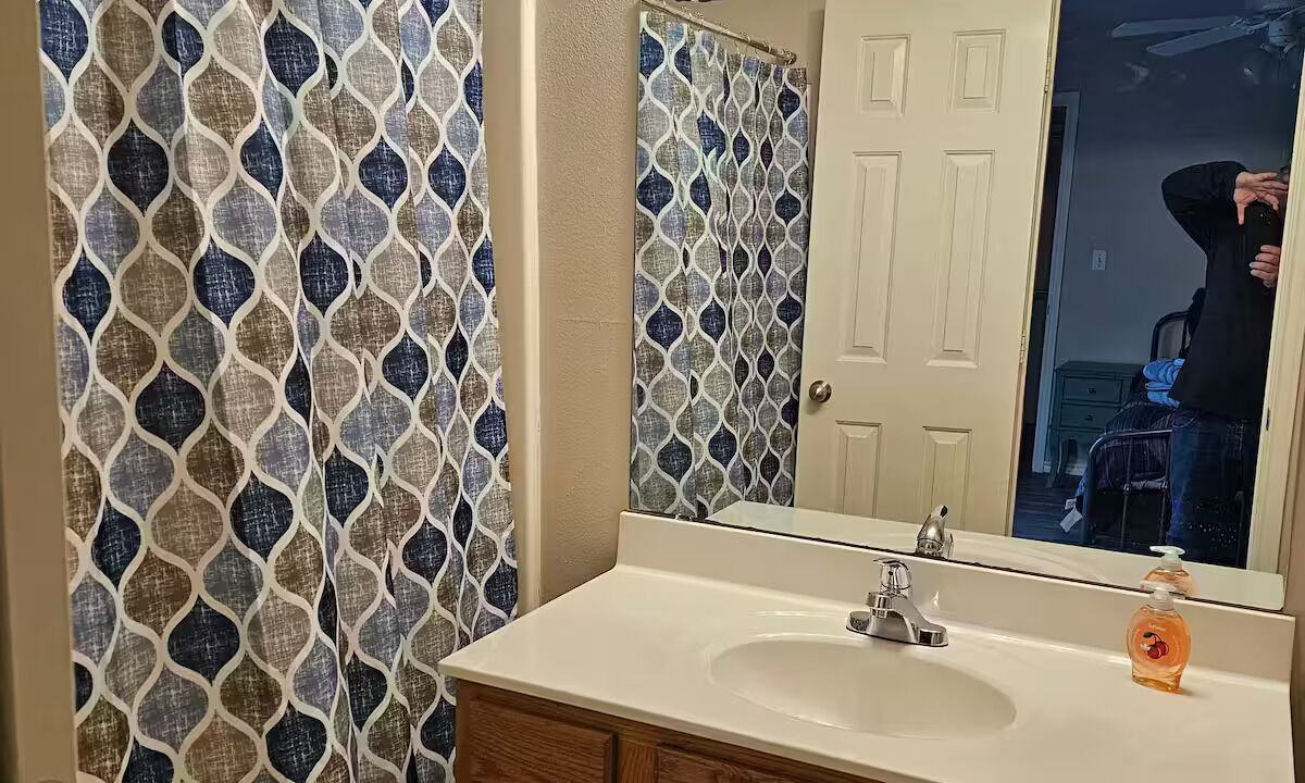 Photo of Bathroom in North by Northwest