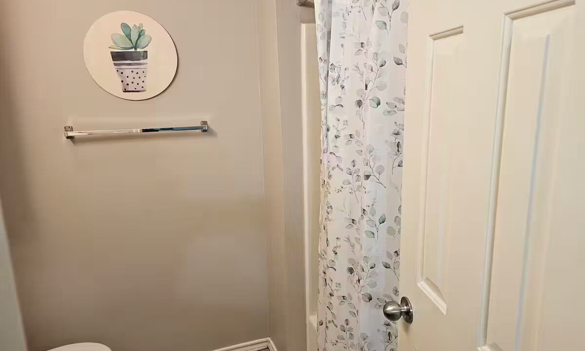 Photo of Bathroom in North by Northwest