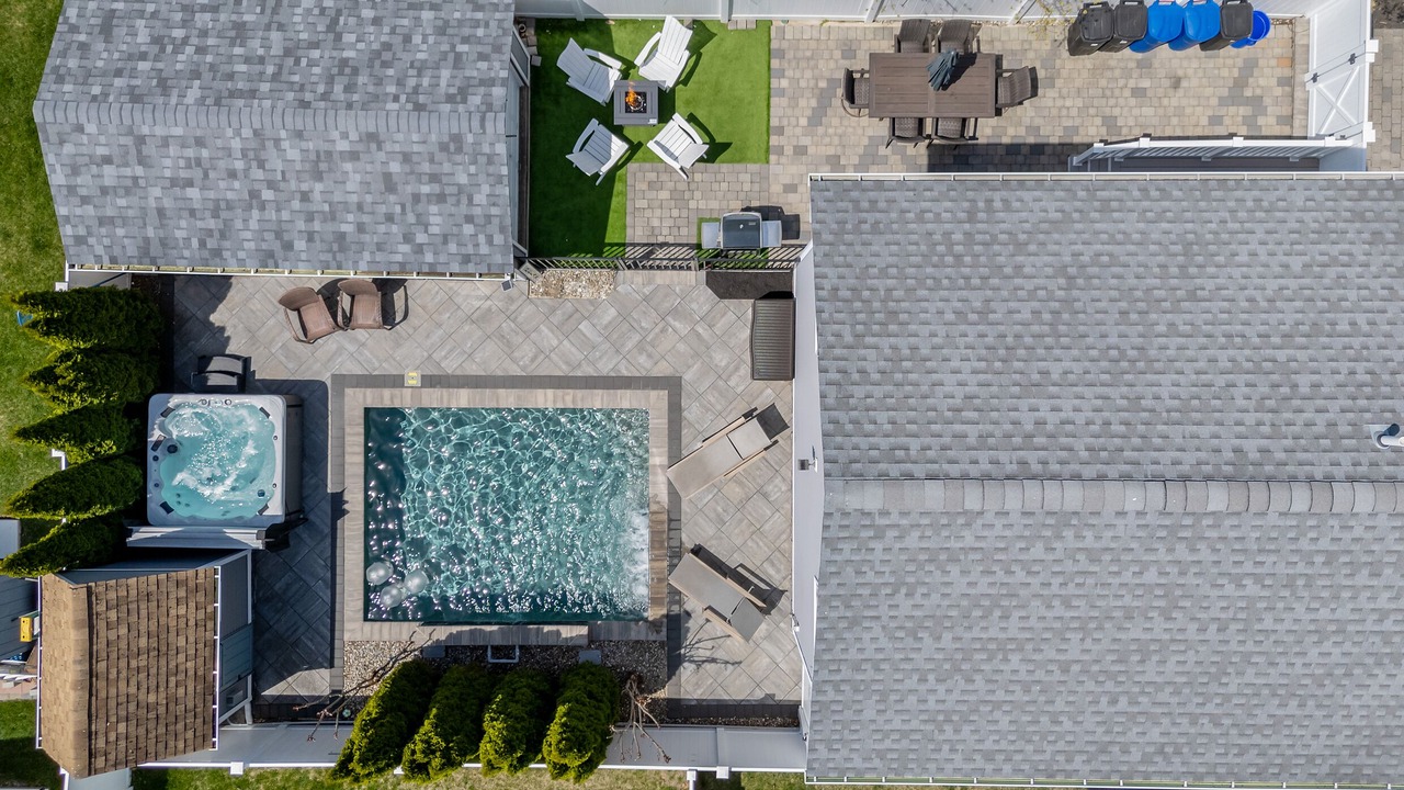 Photo of Outdoor in Town Bank