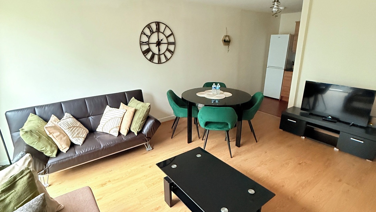 Photo of Livingroom in Central Milton Keynes