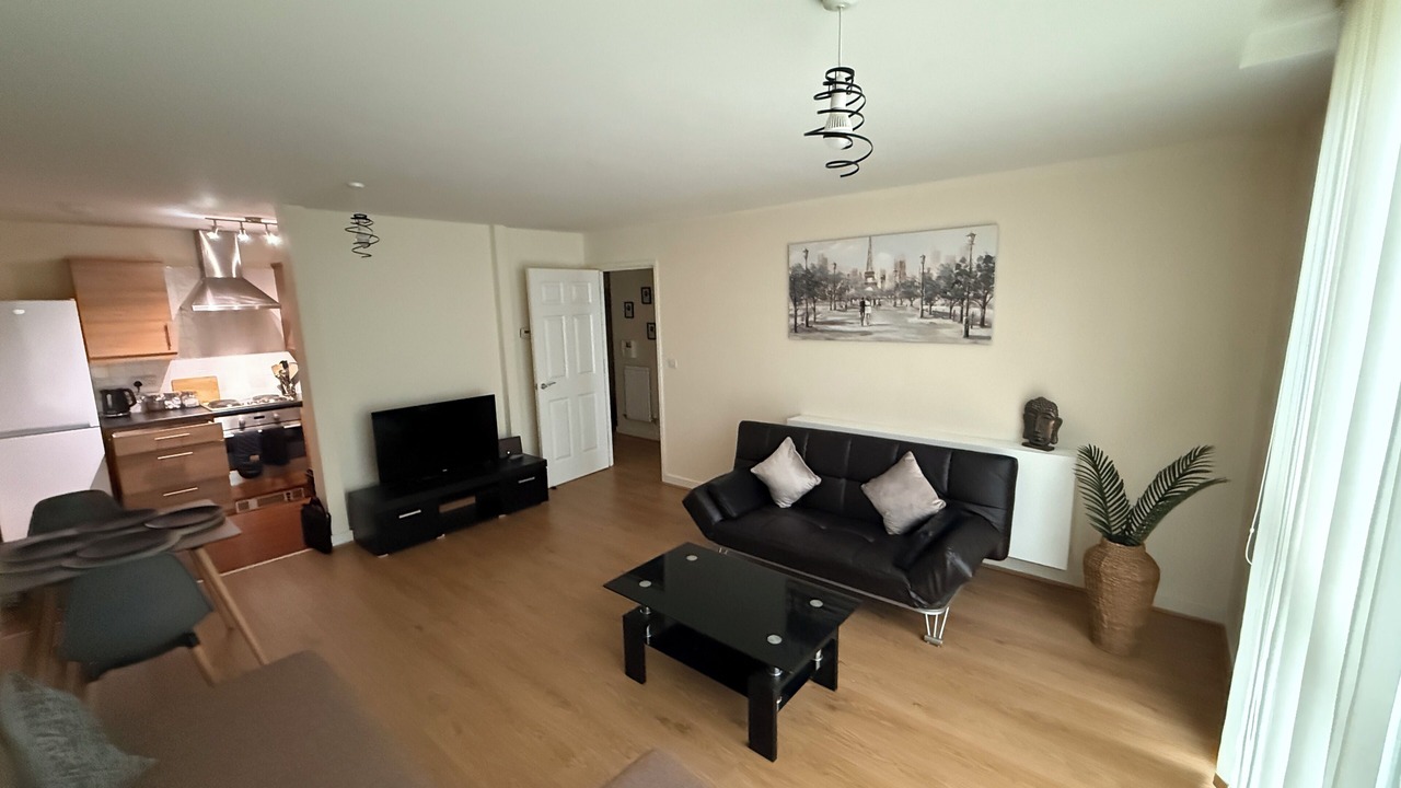Photo of Livingroom in Central Milton Keynes