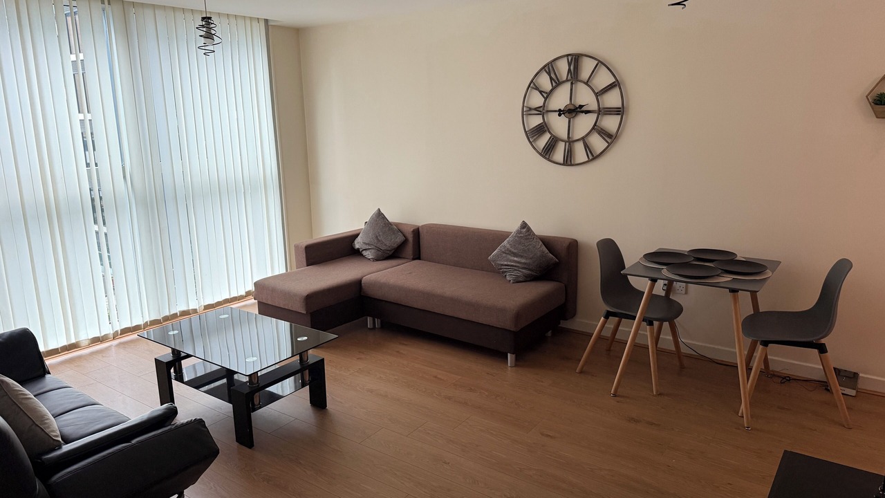 Photo of Livingroom in Central Milton Keynes