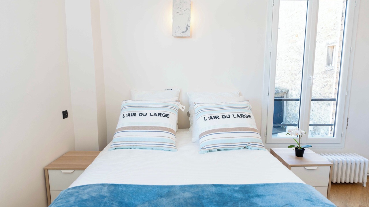 Photo of Bedroom in Prince–Marmottan