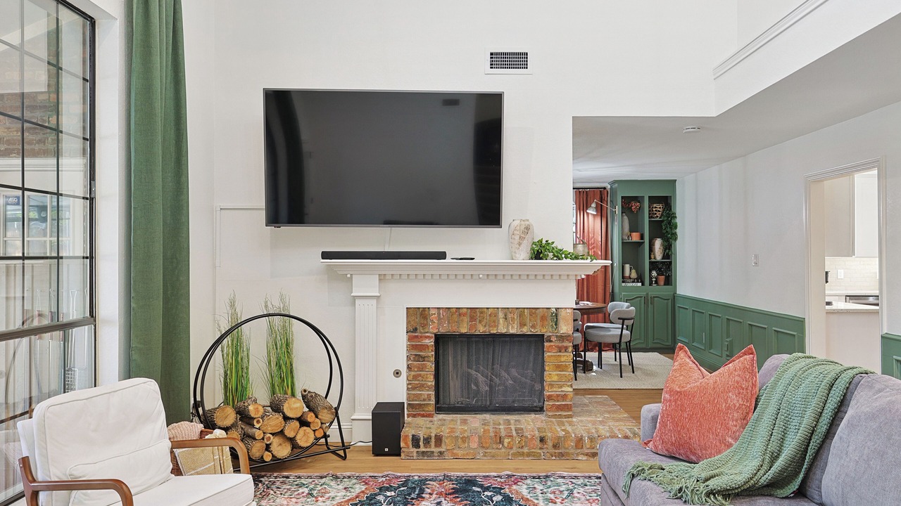Photo of Livingroom in Grand Prairie
