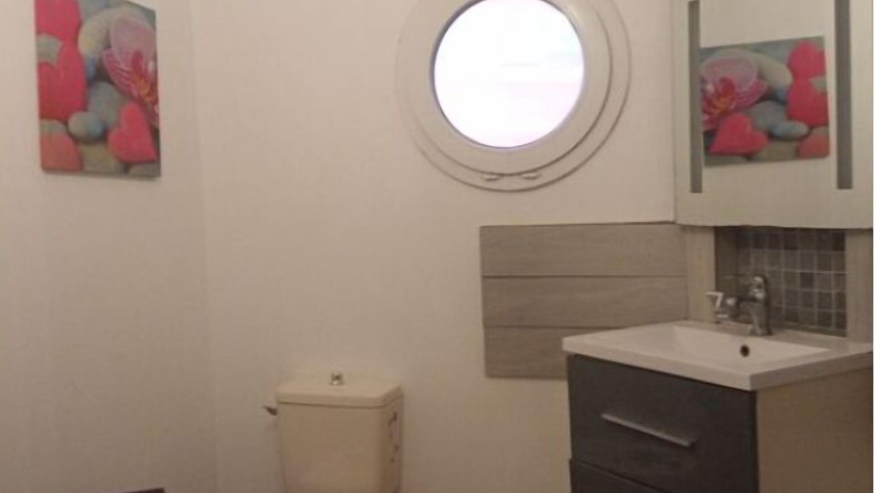 Photo of Bathroom in Tavel