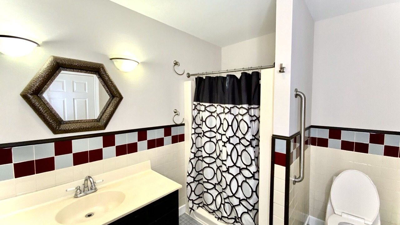 Photo of Bathroom in Haywood