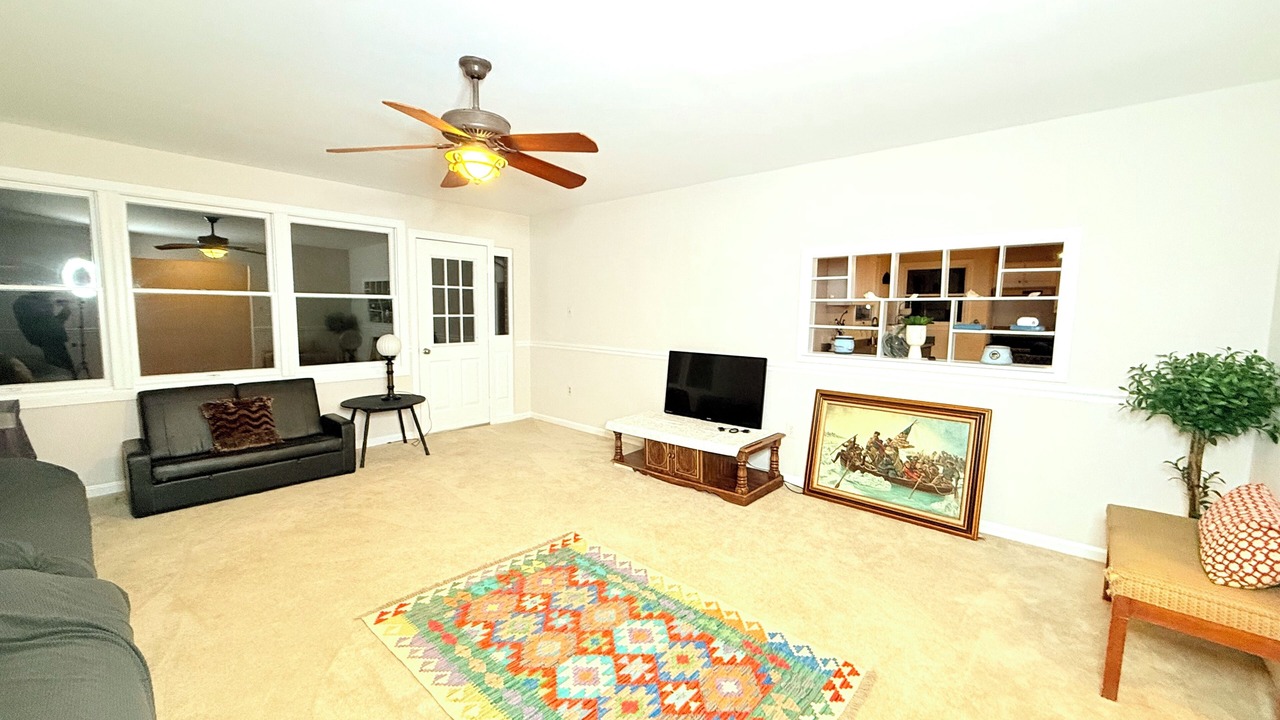 Photo of Livingroom in Haywood