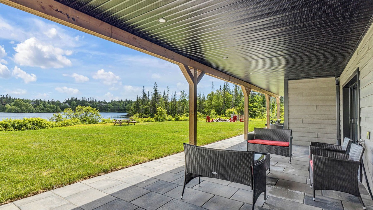 Photo of Patio Balcony in Saint-Brigitte-de-Laval