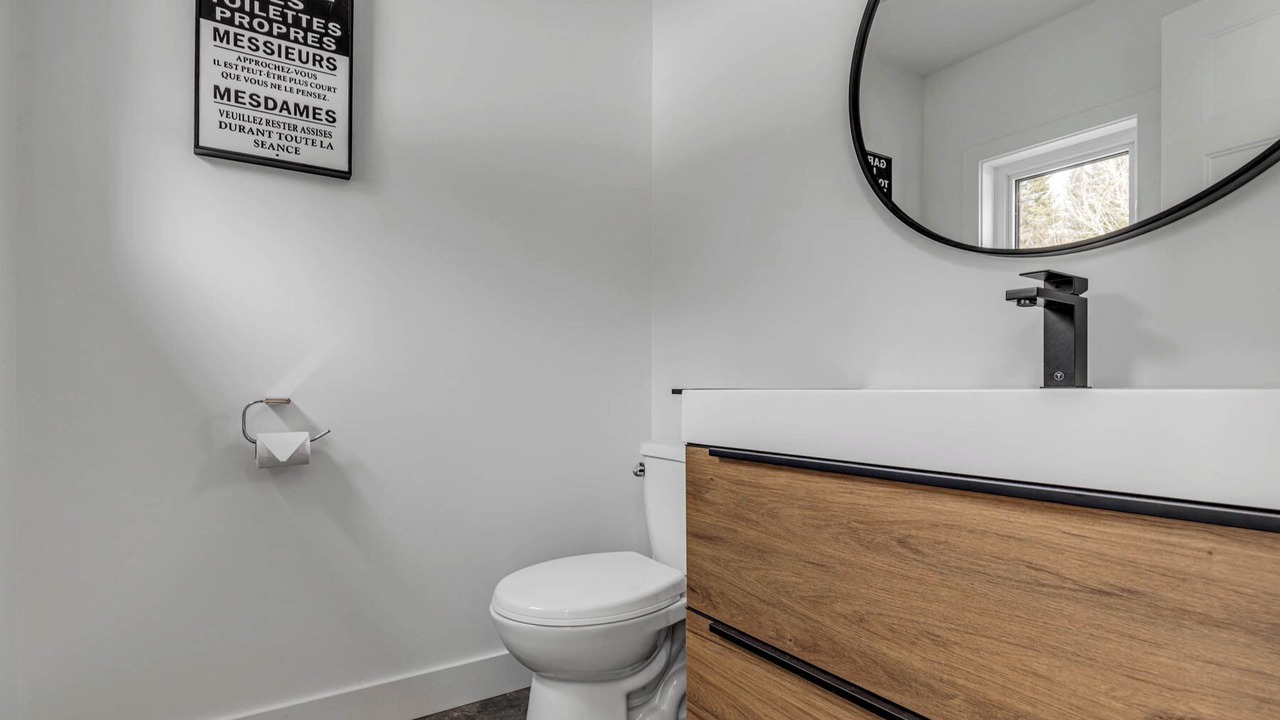 Photo of Bathroom in Saint-Brigitte-de-Laval