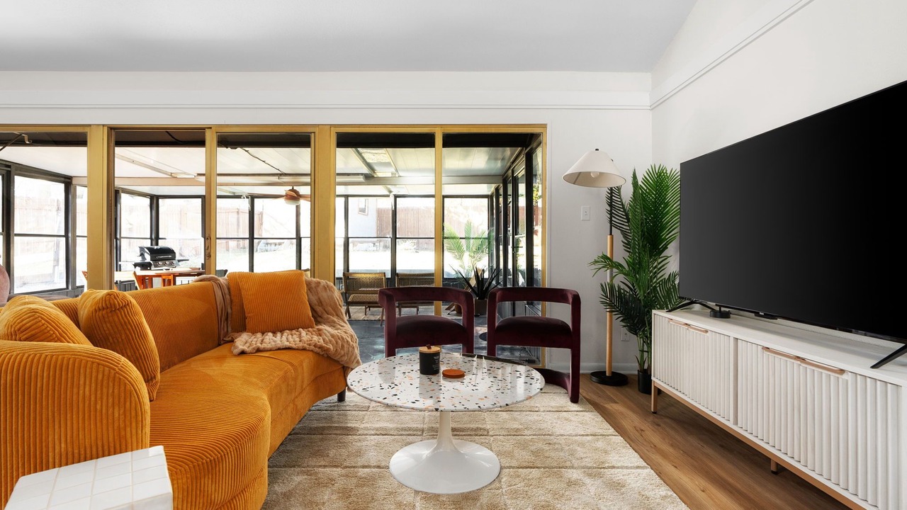 Photo of Livingroom in University Hills