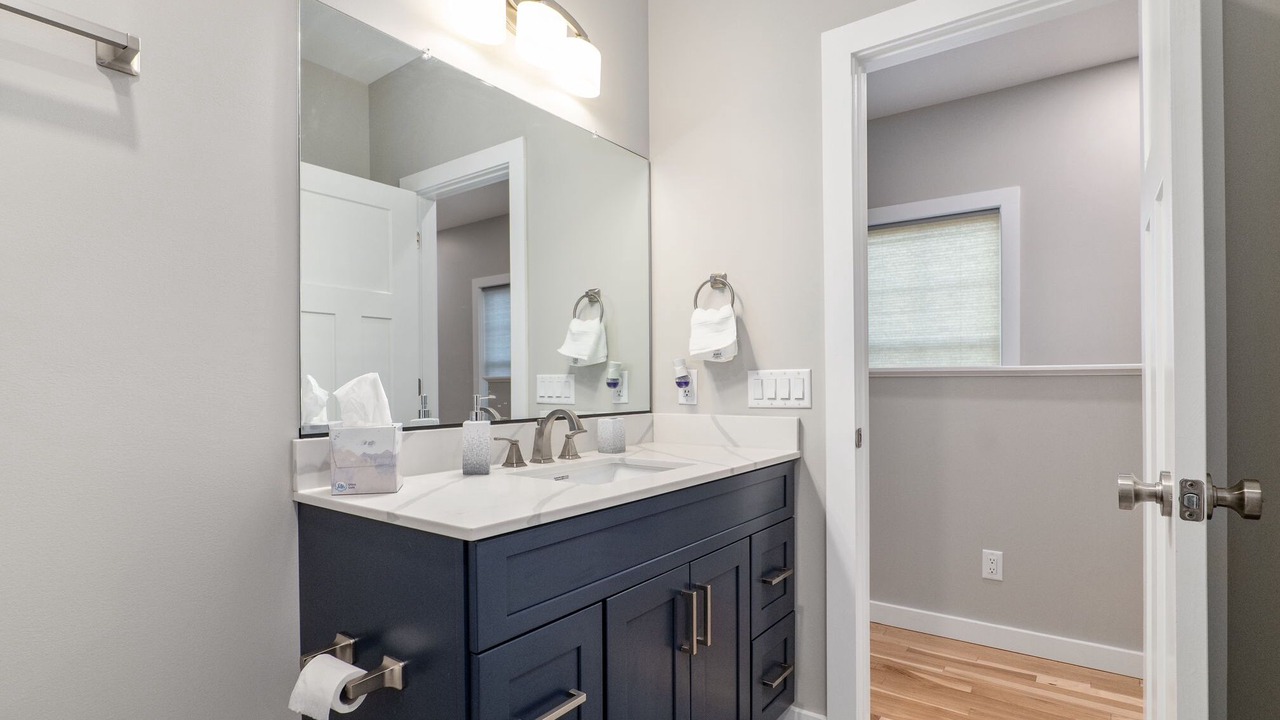 Photo of Bathroom in Stockade Historic District