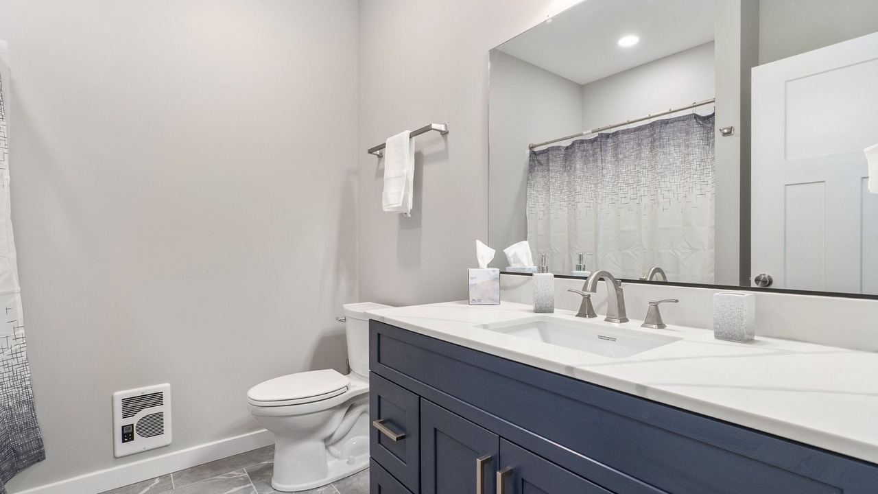 Photo of Bathroom in Stockade Historic District