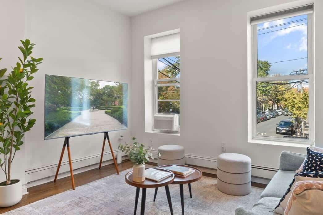 Photo of Livingroom in Historic Downtown