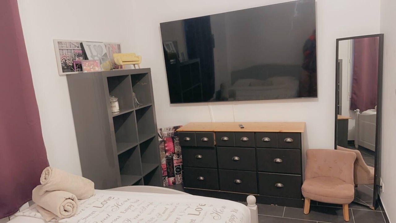 Photo of Bedroom in Jonquieres-Saint-Vincent