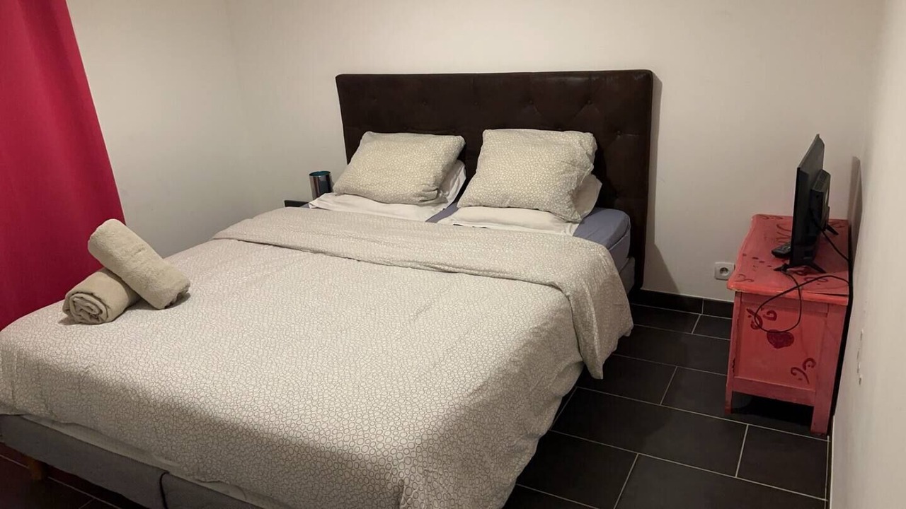 Photo of Bedroom in Jonquieres-Saint-Vincent