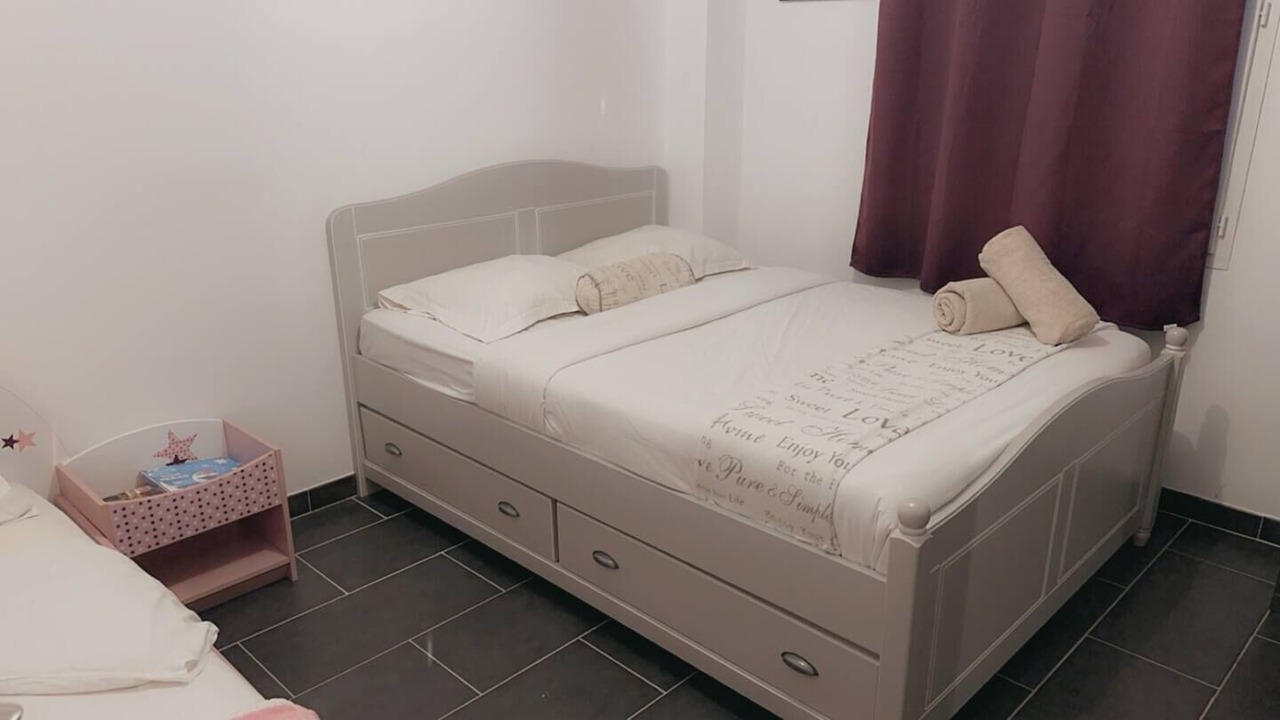 Photo of Bedroom in Jonquieres-Saint-Vincent