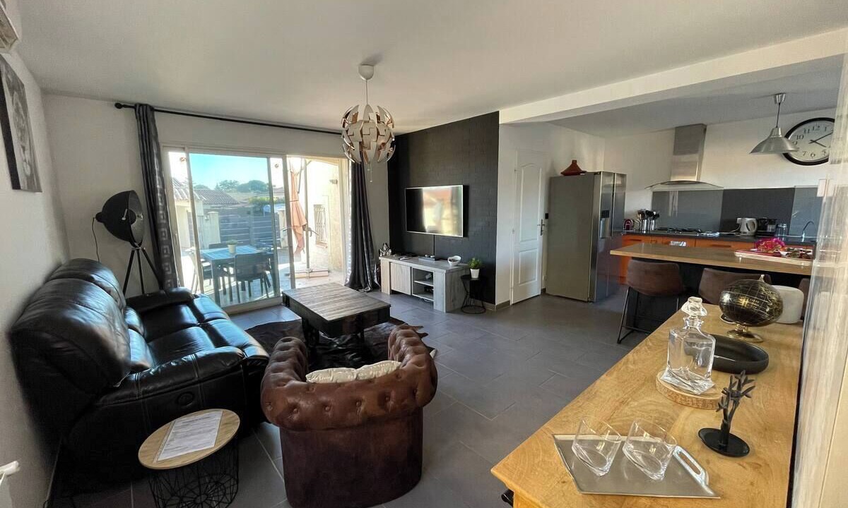 Photo of Livingroom in Jonquieres-Saint-Vincent