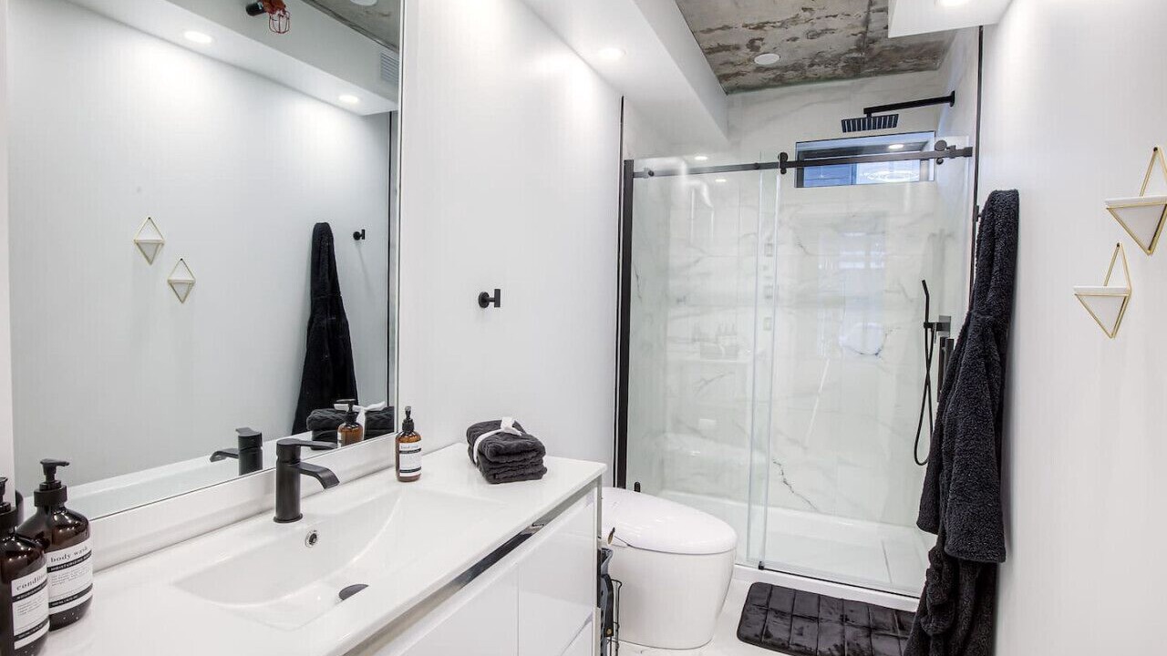 Photo of Bathroom in Cite Multimedia