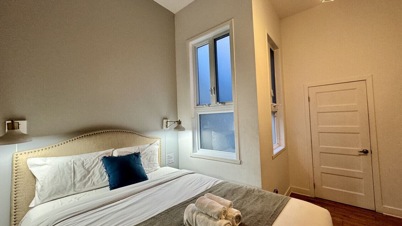 Photo of Bedroom in International District