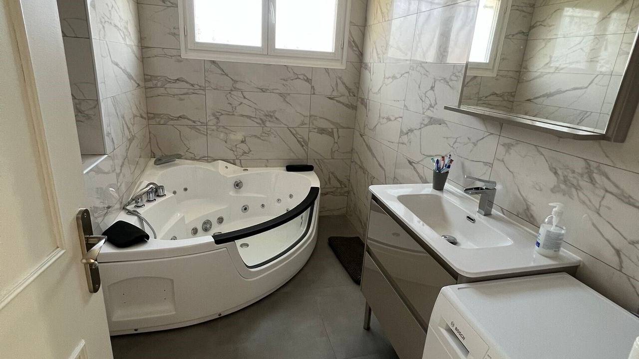 Photo of Bathroom in Hauteville-Lompnes