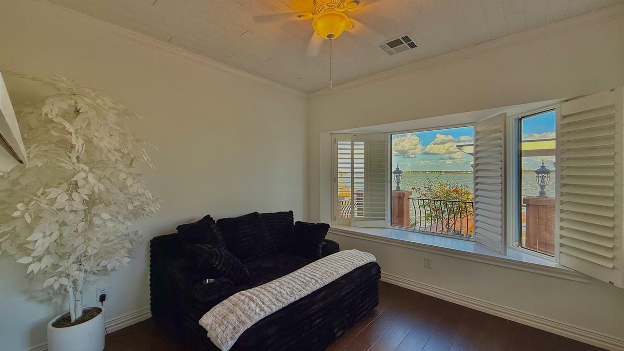 Photo of Livingroom in Atascocita
