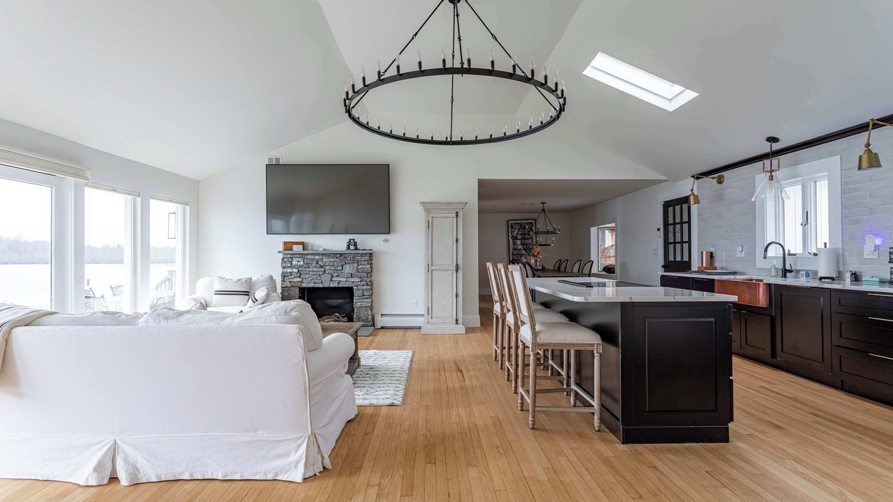 Photo of Livingroom in Middle Hope