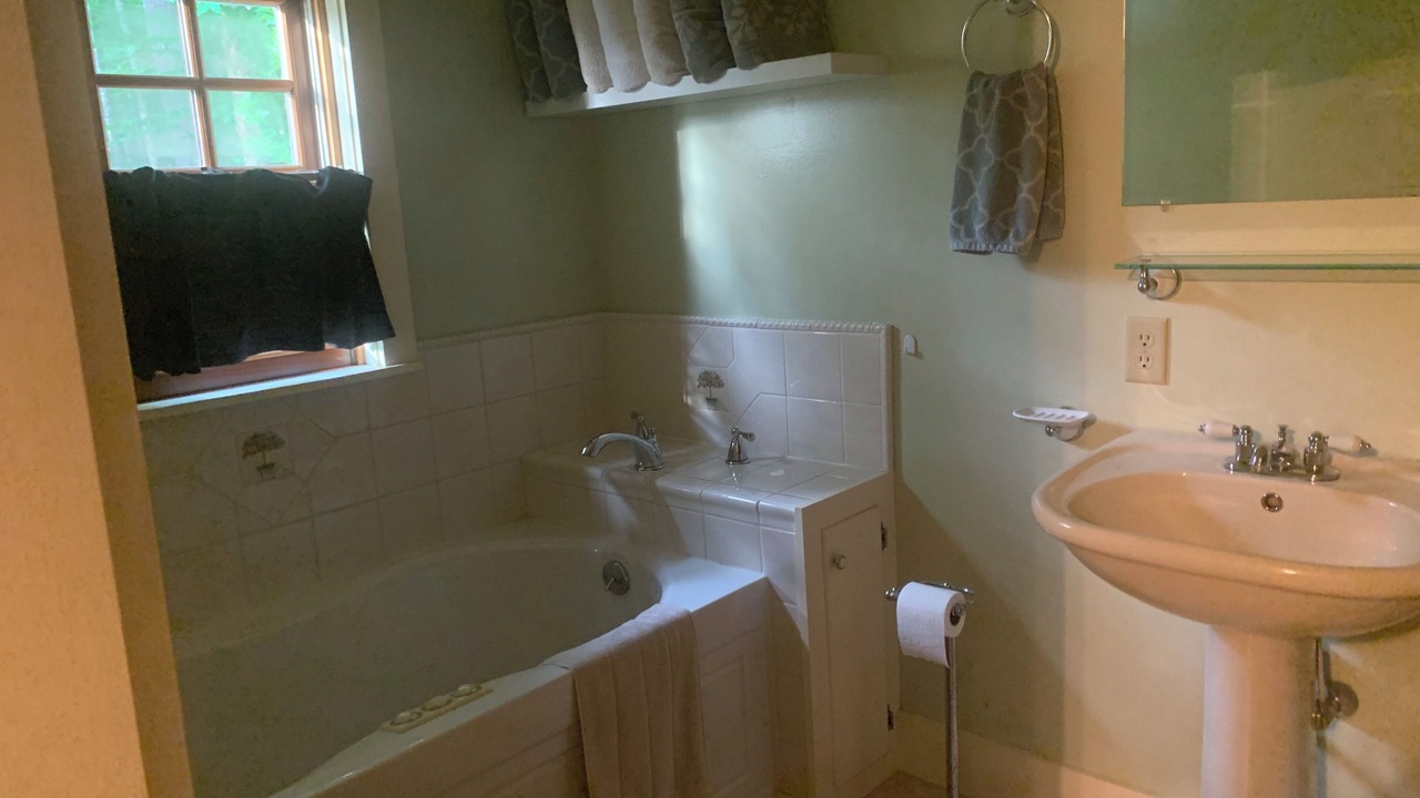 Photo of Bathroom in Washington