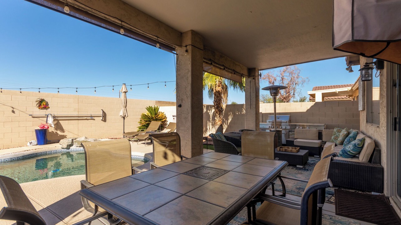 Photo of Outdoor in Garden Lakes