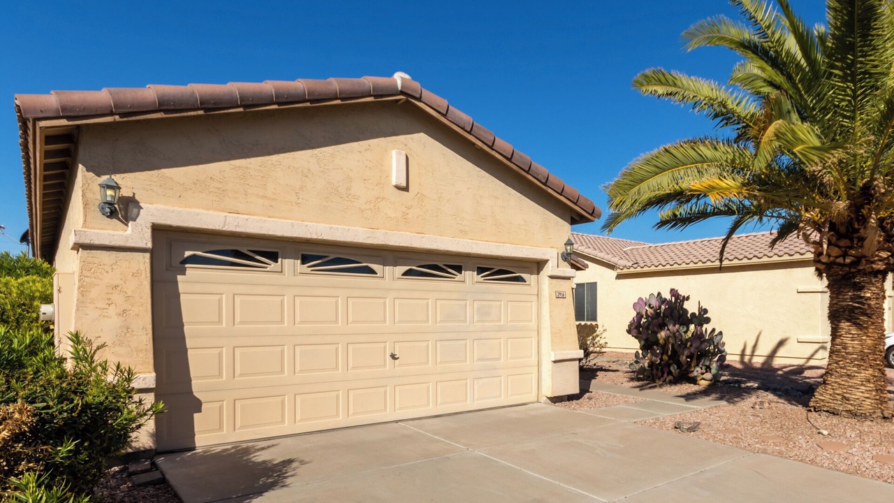 Photo of Outdoor in Garden Lakes
