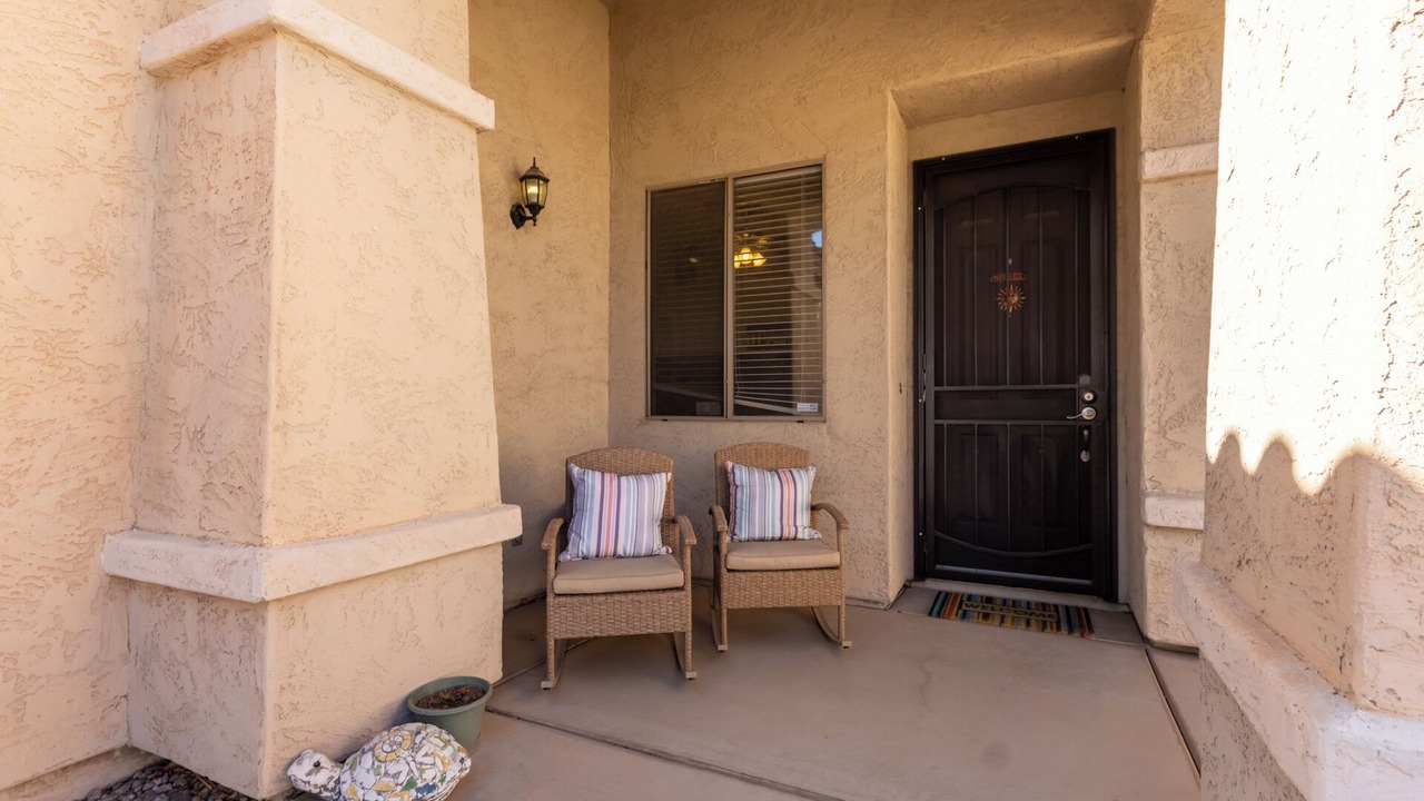 Photo of Outdoor in Garden Lakes