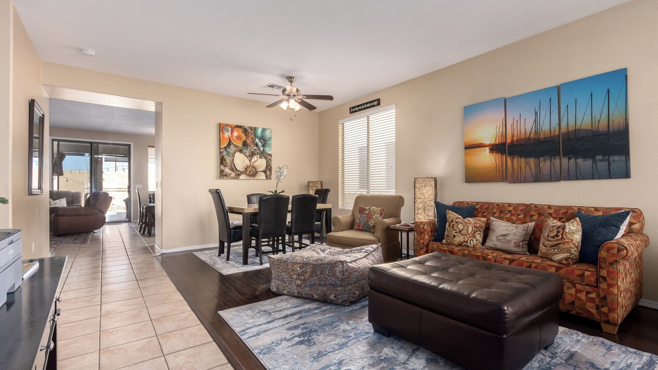 Photo of Livingroom in Garden Lakes