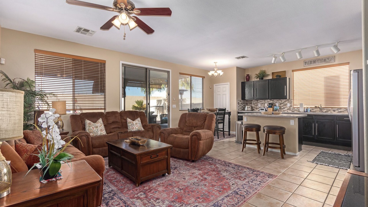 Photo of Livingroom in Garden Lakes