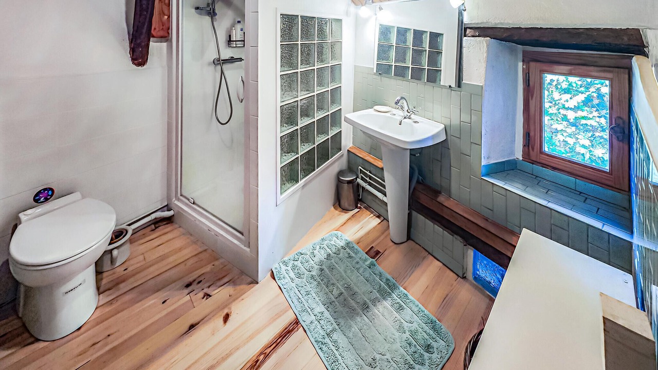 Photo of Bathroom in Les Cabannes