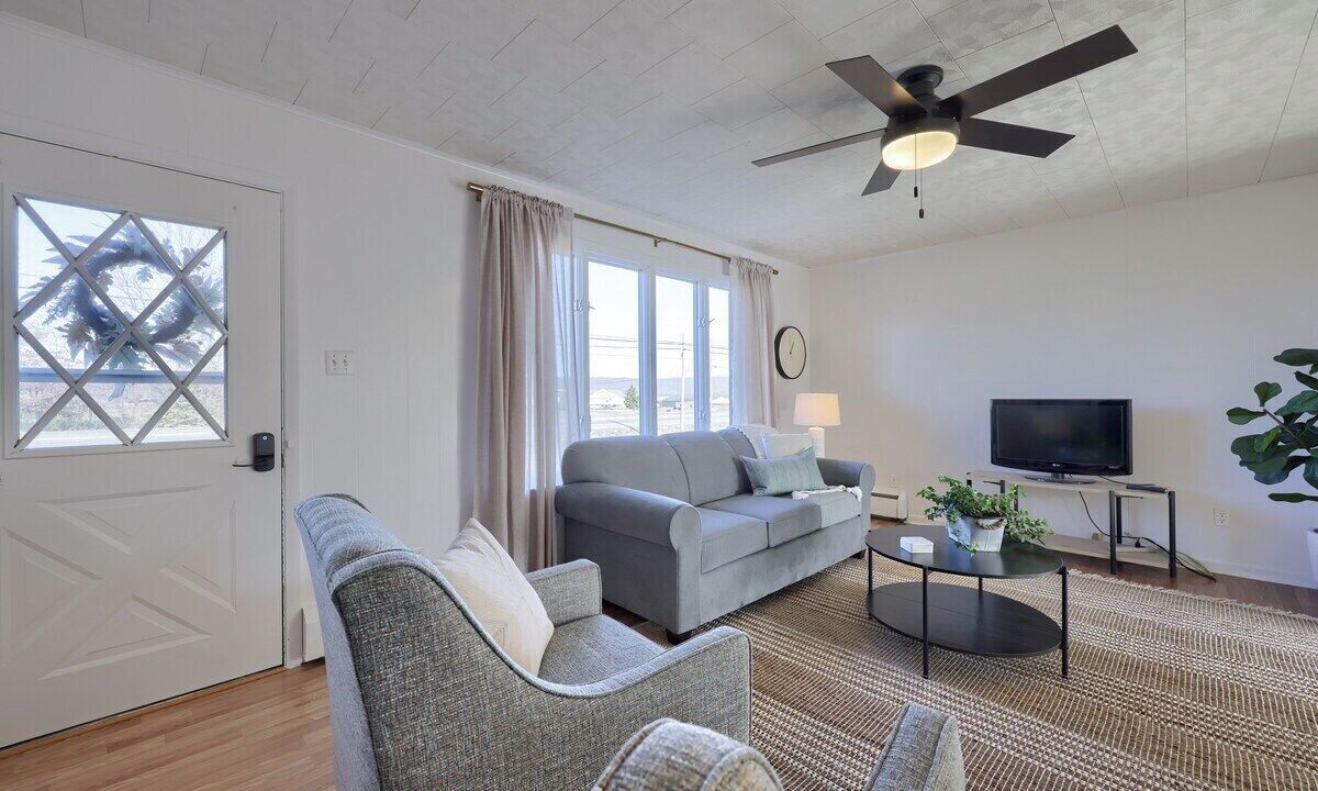 Photo of Livingroom in Loyalton