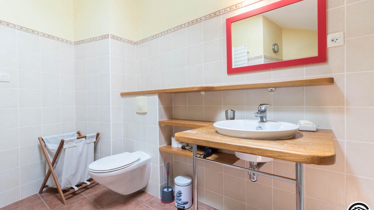 Photo of Bathroom in Auriac-sur-Vendinelle