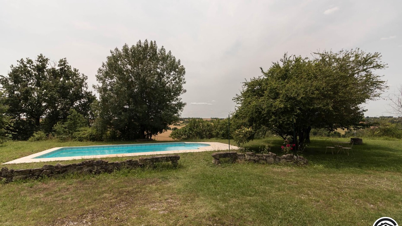 Photo of Outdoor in Auriac-sur-Vendinelle