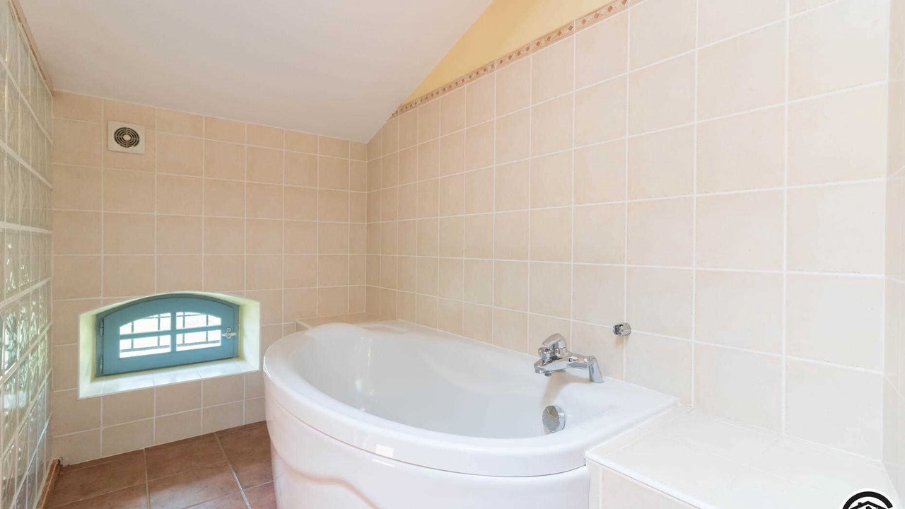Photo of Bathroom in Auriac-sur-Vendinelle
