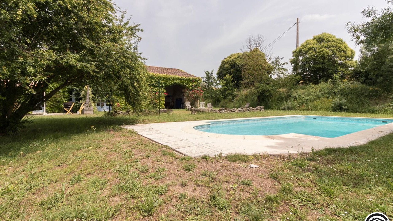 Photo of Outdoor in Auriac-sur-Vendinelle