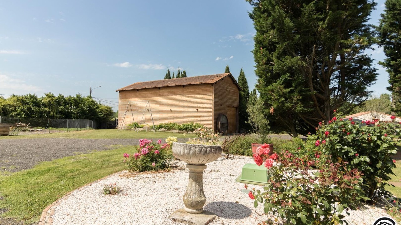 Photo of Outdoor in Castelnau-d'Estretefonds